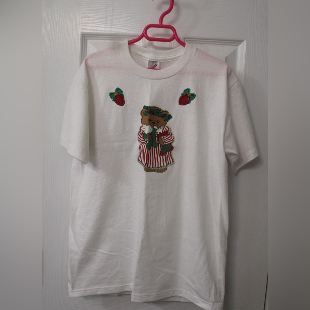 Christmas Girls L (14-16) White Tee with Bear and Strawberry Motif NEW